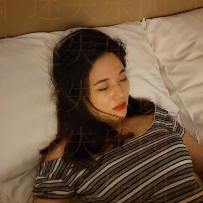迷照-百度云泄密流出MJ新品震撼迷玩， 清纯气质女白领被领导和男同事灌醉酒店开房迷玩，翻眼 自由落体 JK制服 丝袜