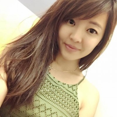 《云盘高质秘泄密》人前清纯美丽大学生美眉【琪琪】私下反差极大旅店约炮露脸自拍被流出，含日常生活照