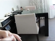 【中字】色色的女服务生诱惑我 野宫里美_clip3