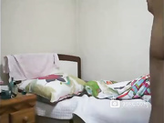 处男第一次和年轻女友家中做爱自拍紧张刺激