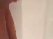 偷看老婆洗澡时穿丝袜