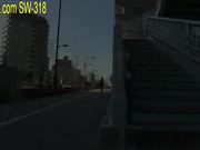 偷拍女??上班途中公交?上被猥颐