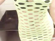 美女脱衣自慰