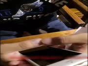 推女郎何亦恋餐厅吃饭勾引眼镜佬刮完鸡巴毛啪啪然后浴缸洗逼逼