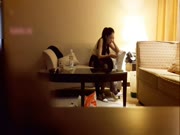 江苏酒店爆操高颜值性感黑丝大长腿美女,魔鬼身材,翘臀爆乳,没太诱惑在沙发上撕破黑丝直接开操,最后在茶几上内射她!国语