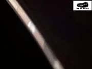 聊了一个星期的漂亮妹子终于被我搞到手了，直接拉倒家里一顿猛操
