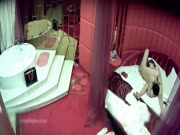 情趣主题酒店水滴摄像头监控偷拍很会玩的眼镜情侣各种姿势有点重温玉蒲团的感觉