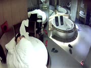 情趣主题酒店水滴摄像头偷拍秃顶中年男和漂亮情人啪啪没控制住内射了被脚踹对白清晰