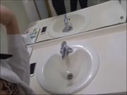 波哥盛世大厦和刚下班的银行漂亮小白领在洗手间一边和王经理打电话一边开草高清