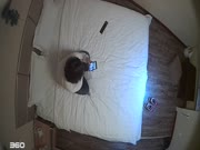 钟点炮房偷拍眼镜女同事约炮帅哥开房带了不少套套来赴约啊.