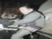 厉害了我的姐屌丝狼友刷礼物让主播在寒冷的夜晚和两个大爷户外玩3P对白搞笑(1).