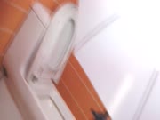 乳房饱满大又圆的国模静静宾馆大尺度私拍完洗洗澡被摄影师潜规则1080P超清。