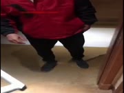 美女主播故意弄坏震动棒打电话让快递员上门退货然后色诱快递哥啪啪太有才了对白精彩.