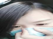 狼友刷礼物让白嫩美女主播路边等来个专车司机去树林打野战貌似没有戴套就干.