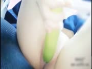 96嫩妹穿制服在多媒体教室玩露出黄瓜自慰搞的嫩穴水汪汪
