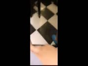 情侣KTV包间里直播造人 花样多多