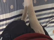 大忽悠牛人冒充星探街上尾随学院派妹子骗到住所穿上丝袜做爱720P高清无水印