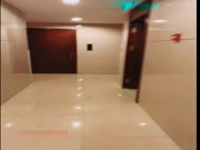 剧情演绎外表清纯可爱美女下班回家天气很冷钥匙忘带暂时到邻居单男家休息聊天挑逗客厅沙发上打炮对白精彩