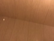 超性感漂亮的气质长发美女挑战刺激穿着长裙不穿内裤和男友到西餐厅卫生间偷偷啪啪,干完后又回家继续操!