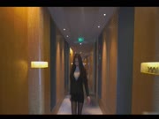 【果哥出品】极品豪乳女神颜瑜Yuki撅黑丝美臀遭咸猪手“白金版”高跟西装性感纹身 超级骚 高清1080P完整版