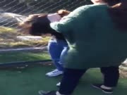 不许欺负女同学！