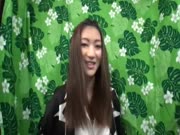 路边发现一枚学生模样的清纯美少女ult041 请到了简陋的摄影棚 聊了十几分钟才开始入戏慢慢脱衣 好害羞