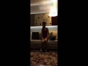 模特身材的社交名媛夜店找鸭脱下内裤直接在包房地上干