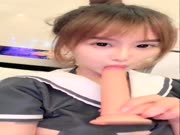 高颜值妹子私人玩物七七情趣学生制服诱惑 高跟鞋地上骑坐道具JJ卫生抽插 很是诱惑喜欢不要错过
