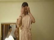 有錢人自發組建的夫妻娛樂交流群內部聚會酒店開房玩群P遊戲 輪流爆操場面震撼