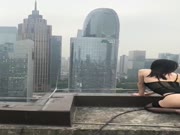 【最新流出】我和极品女友那些疯狂事-高速开车女友俯身口交 雨天路边车震 高层露出 颠覆你认知 高清720P版
