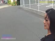 亞裔網紅美女(BaeLil)停車場露出艷遇洋大屌帶入酒店啪啪 洗漱臺前嘗試各種體位