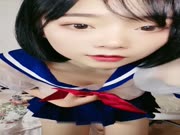 高顏值短發D奶妹子穿著情趣透視裝沙發上現場直播艷舞挑逗狼友 呻吟浪叫不斷 對白淫蕩