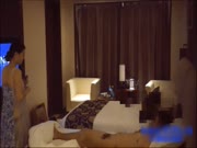柒先生-偷偷把朋友178CM气质漂亮的模特女友约到酒店偷情,粉嫩白奶,超漂亮的青花瓷装小姐姐,干的她不能自拔!