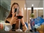 《全国探花》嫖妓偷拍铁牛哥今晚又阳痿了兄弟代劳约炮个素质兼职妹喝点红酒调情穿上黑丝高跟啪啪