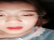 娛樂搞笑主播小瑩因賭博輸光家產改行與粉絲大膽直播