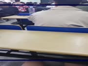 当代大学生的日常，老师上面讲着课，逼里塞着跳蛋，学校厕所喷水，走廊寝室露出自慰