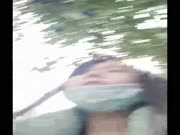和白嫩美女主播去小树林打野战  玩的就是心跳