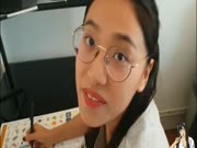 超骚淫荡的留学生『刘玥』温习功课被大屌炮友骚扰跪舔 推倒后入无套猛烈插入抽插口爆 高清720P原版无水印