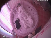 主題酒店圓床房拍攝到的平頭小哥與苗條女友開房愛愛 互相愛撫纏綿呻吟浪叫不斷 露臉高清