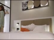 胖哥网约身材颜值很不错的气质援交美女酒店啪啪,边操边扒掉连衣裙干,搞完一次换上性感情趣服接着干第2次!