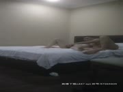 深圳眼睛哥星級酒店開房現場直播高價約了個兼職美少婦啪啪 圓潤翹臀堅挺美乳幹得啪啪直響 連續幹了兩炮 國語對白