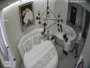 主題酒店豪華套房拍攝到的猥瑣大叔與功夫超一流的大奶絲襪情人開房愛愛 互舔騎乘後入各種姿勢幹得浪叫連連 露臉高清