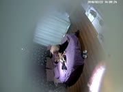 主題酒店稀有房拍攝到的大學生熱戀小情侶開房愛愛 剛進屋就被推倒強幹口活相當厲害 露臉高清