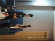【午夜寻花】代班小哥深夜约了个苗条妹子，床上下位舔逼大力猛操，很是诱惑喜欢不要错过