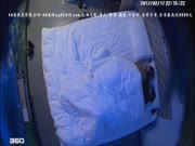 最新偷拍酒店中年男女偷情，内设腼腆少妇