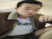 歪雞巴小夥星級酒店開房現場直播高價約了個兼職妹子上門服務 69騎乘抱起來操幹得浪叫連連 溫柔乖巧聽話絕對爽歪歪 國語對白