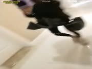 胖男酒店微信约啪时尚性感的平面美女嫩模,颜值高奶子大操的乱晃,抱着屁股狠狠抽插.逼被操了还偷拍过程!