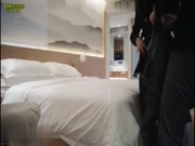 土豪大屌哥2000元网约170CM高颜值外围女酒店啪啪,各种姿势干的淫叫：你好猛,喜欢你操我,插得好深,逼里好多水!