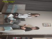小哥寻花约了个苗条身材少妇酒店啪啪沙发脱光光调情69口交扣逼侧入猛操呻吟娇喘诱人