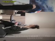 胖哥酒店高价约啪皮肤白皙,奶子坚挺的高颜值美女,看内裤就是大骚货,操逼激情真高,女上位把男的快摇射了.国语!